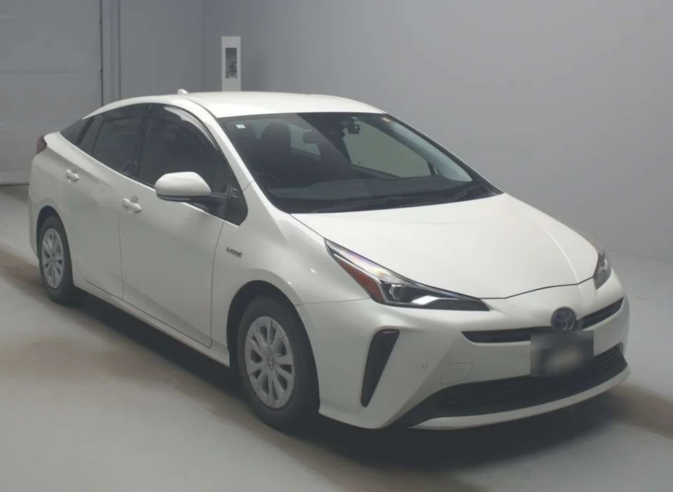 Toyota Prius S with parking sensors